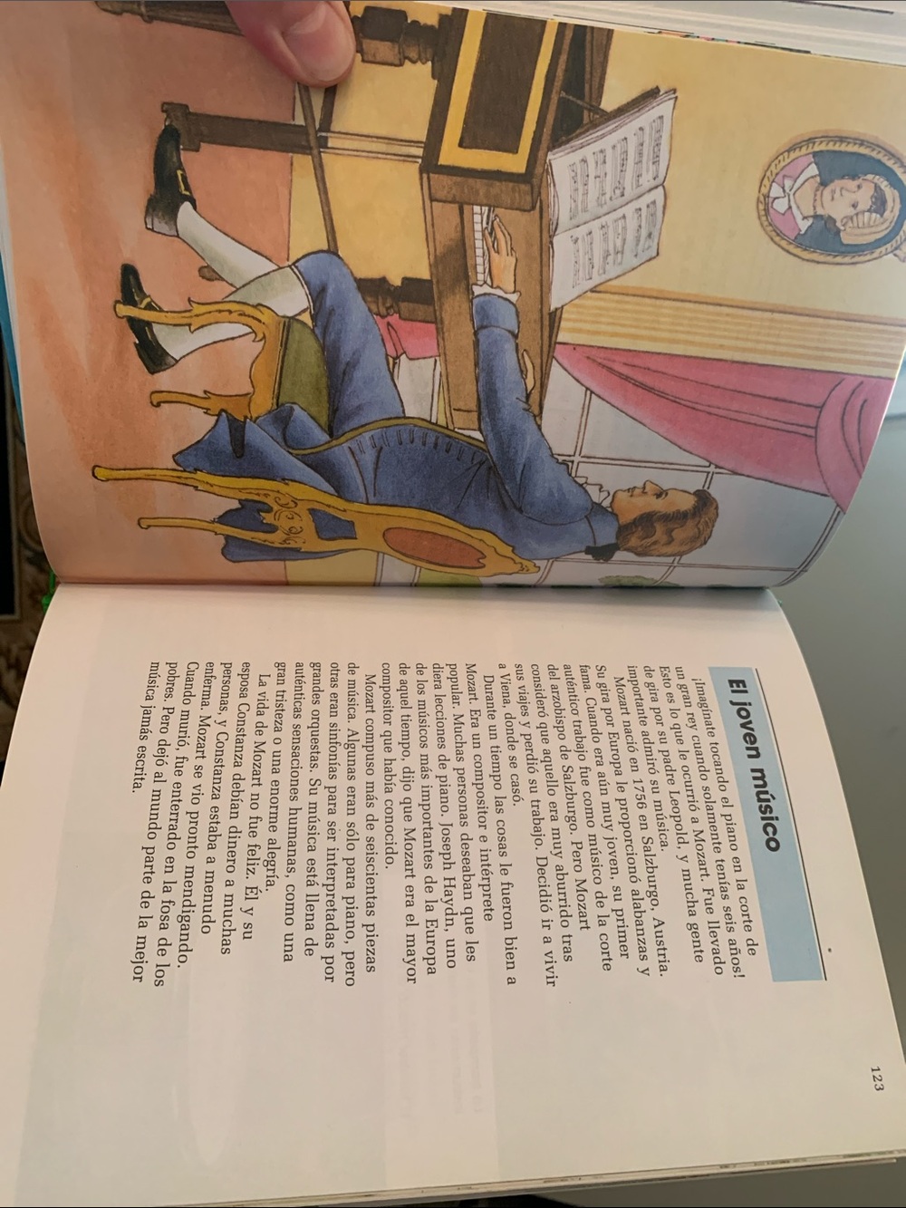 Spanish Language Book - Cuentos y Poemas, El Mundo de los Niños - Picture 10 of 12